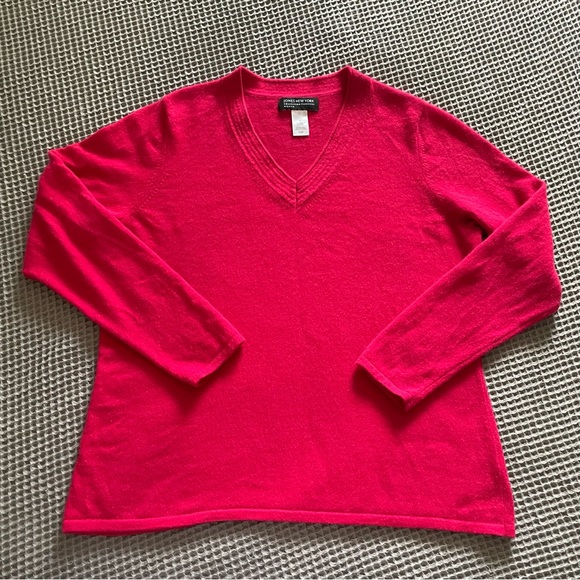 Jones NY 100% Cashmere Red Sweater - Picture 3 of 8